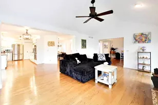 1605 Crowfoot Cir S, Hoffman Estates, IL 60169 - Photo 22