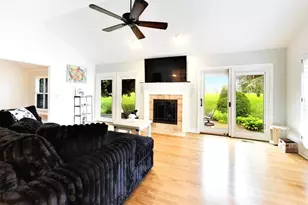 1605 Crowfoot Cir S, Hoffman Estates, IL 60169 - Photo 24
