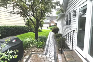 1605 Crowfoot Cir S, Hoffman Estates, IL 60169 - Photo 76
