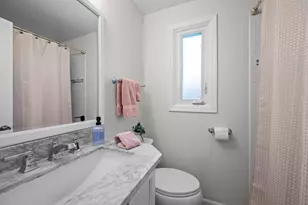 519 1/2 Ridge Rd, Wilmette, IL 60091 - Photo 8