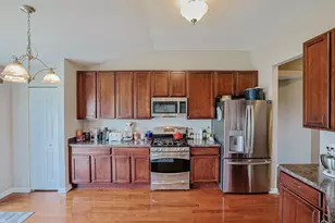 1404 Draper Rd, McHenry, IL 60050 - Photo 8