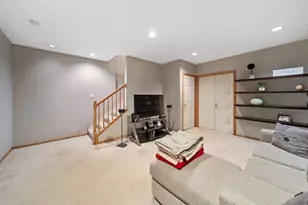 1451 W Walton St, Chicago, IL 60642 - Photo 14