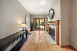 1451 W Walton St, Chicago, IL 60642 - Photo 2