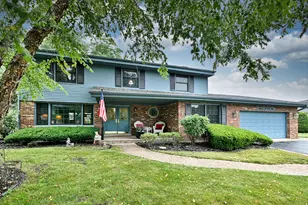 776 S Stuart Ave, Elmhurst, IL 60126 - Photo 1