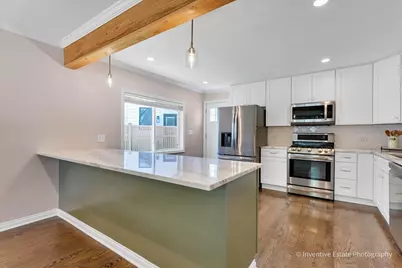 331 W Hillside Avenue, Elmhurst, IL 60126 - Photo 6