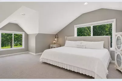 331 W Hillside Avenue, Elmhurst, IL 60126 - Photo 12