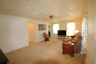 712 E Hurlbut Ave, Belvidere, IL 61008 - Photo 4