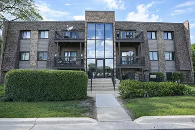 1486 Stonebridge Circle #A5, Wheaton, IL 60189 - Photo 1