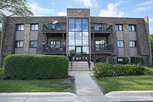 1486 Stonebridge Cir, Wheaton, IL 60189 - Photo 1
