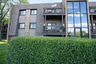 1486 Stonebridge Cir, Wheaton, IL 60189 - Photo 2