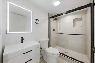 10910 S Ave L, Chicago, IL 60617 - Photo 24