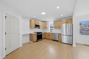 10910 S Ave L, Chicago, IL 60617 - Photo 8