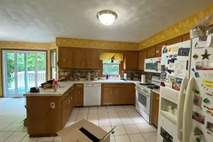 2018 Grandchester Pl, Rockford, IL 61107 - Photo 6