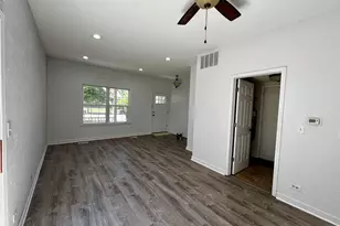 2760 Cedar Glade Dr, Naperville, IL 60564 - Photo 2