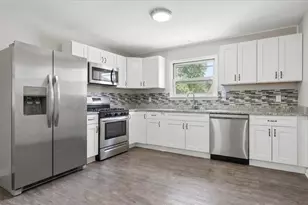 121 Davison St, Joliet, IL 60433 - Photo 4