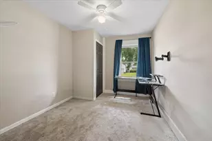 121 Davison St, Joliet, IL 60433 - Photo 10