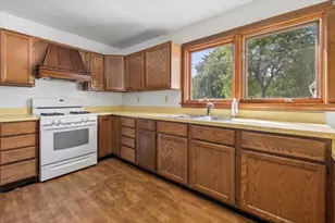 2504 Commonwealth Ave, Joliet, IL 60435 - Photo 8