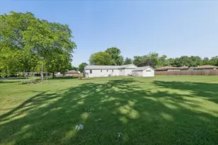 2504 Commonwealth Ave, Joliet, IL 60435 - Photo 20