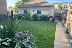 5354 W Byron St, Chicago, IL 60641 - Photo 10