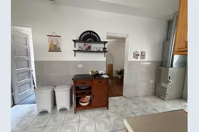 939 W 32nd Street, Chicago, IL 60608 - Photo 8