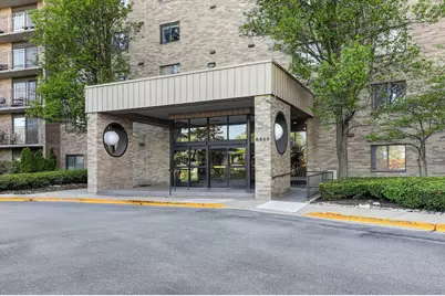 6340 Americana Drive #606, Willowbrook, IL 60527 - Photo 2