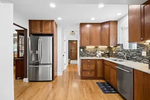208 Parkview Rd, Riverside, IL 60546 - Photo 6