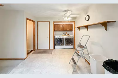 1909 Comanche Court #11, Freeport, IL 61032 - Photo 6