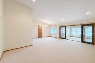 1909 Comanche Ct, Freeport, IL 61032 - Photo 10