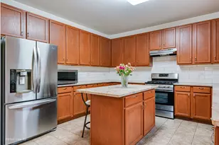 633 Versailles Dr, Bartlett, IL 60103 - Photo 8