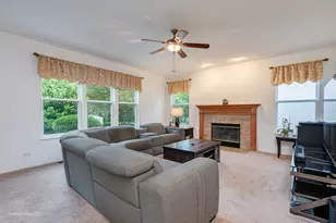 633 Versailles Dr, Bartlett, IL 60103 - Photo 4