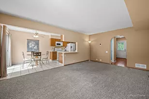 2102 Muirfield Cir, Elgin, IL 60123 - Photo 8