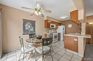 2102 Muirfield Cir, Elgin, IL 60123 - Photo 10