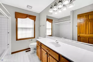 1341 E Thacker St, Schaumburg, IL 60173 - Photo 20