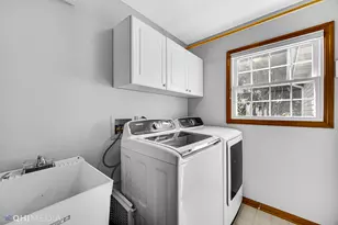 1341 E Thacker St, Schaumburg, IL 60173 - Photo 14