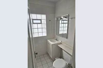 5445 N Magnet Avenue, Chicago, IL 60630 - Photo 10