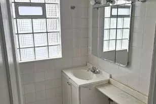 5445 N Magnet Ave, Chicago, IL 60630 - Photo 10