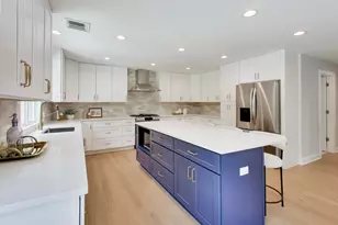 2432 Legacy Dr, Aurora, IL 60502 - Photo 12