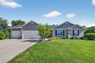 800 E Short Dr, Coal City, IL 60416 - Photo 1