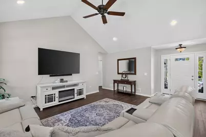 800 E Short Drive, Coal City, IL 60416 - Photo 6