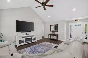 800 E Short Dr, Coal City, IL 60416 - Photo 6
