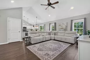 800 E Short Dr, Coal City, IL 60416 - Photo 4