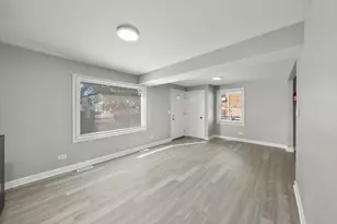 6040 W 79th St, Burbank, IL 60459 - Photo 10