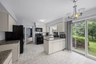 815 E Hintz Rd, Arlington Heights, IL 60004 - Photo 8