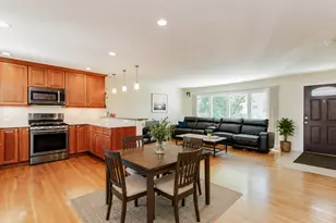 98 Lancaster Ln, Des Plaines, IL 60018 - Photo 2