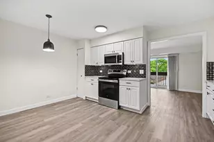 1671 Mission Hills Rd, Northbrook, IL 60062 - Photo 10
