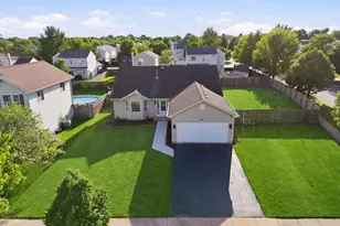805 Thorn Creek Dr, Joliet, IL 60436 - Photo 2