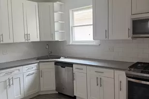 2439 W Byron St, Chicago, IL 60618 - Photo 6