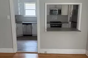 2439 W Byron St, Chicago, IL 60618 - Photo 4