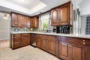 240 Park Crest Dr, Freeport, IL 61032 - Photo 12