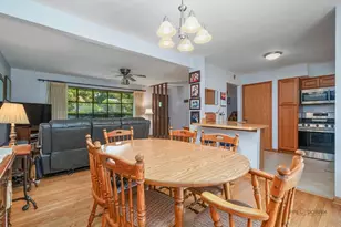 1407 Washington St, Lake in the Hills, IL 60156 - Photo 14